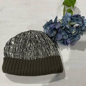 NEW w/o tags winter warm puff hat one size‎